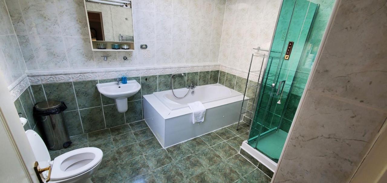 Diamonds Guest House Йорк Экстерьер фото